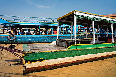 《艾尔登法环：黑夜君临》制作人表示本作仍属慢热 就像《恶魔之魂》和《只狼》